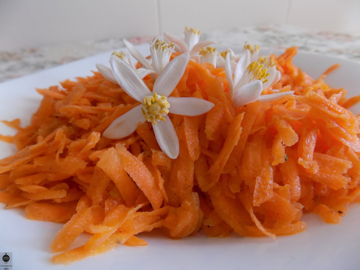 Recette - Carottes râpées au cumin et à l'orange en vidéo 