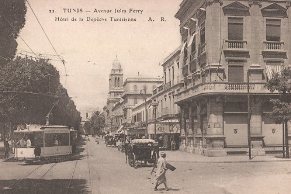 tunis-avenue-jules-ferry-hotel-de-la-depeche-tunisienne-mit-strassenbahn